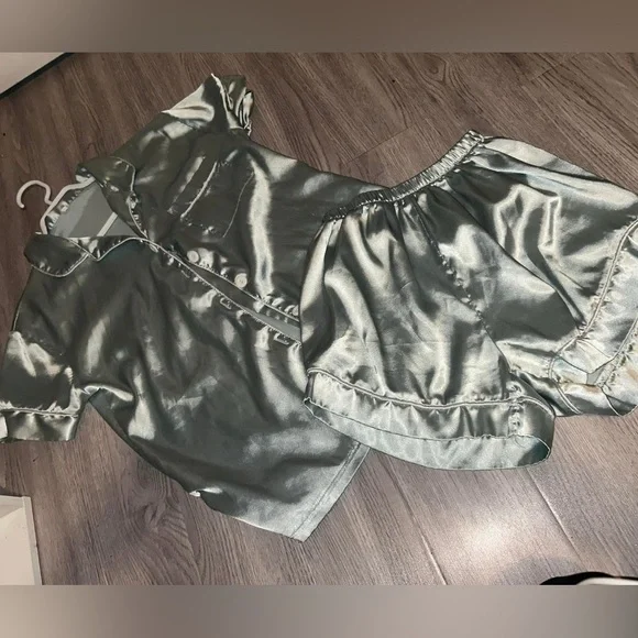 Pyjama - Picture 1 of 1